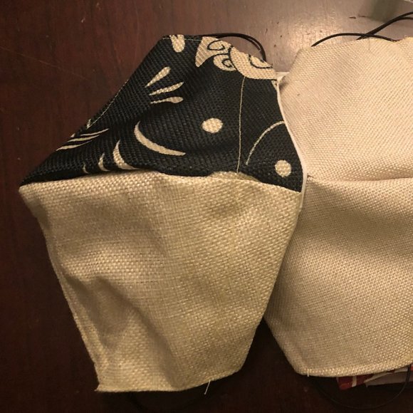 Lot of 4 assorted handmade masks - Picture 2 of 5